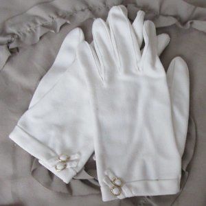 vintage white fabric gloves